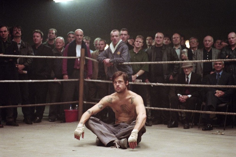 Snatch (2000): a boxer sitting in the ring